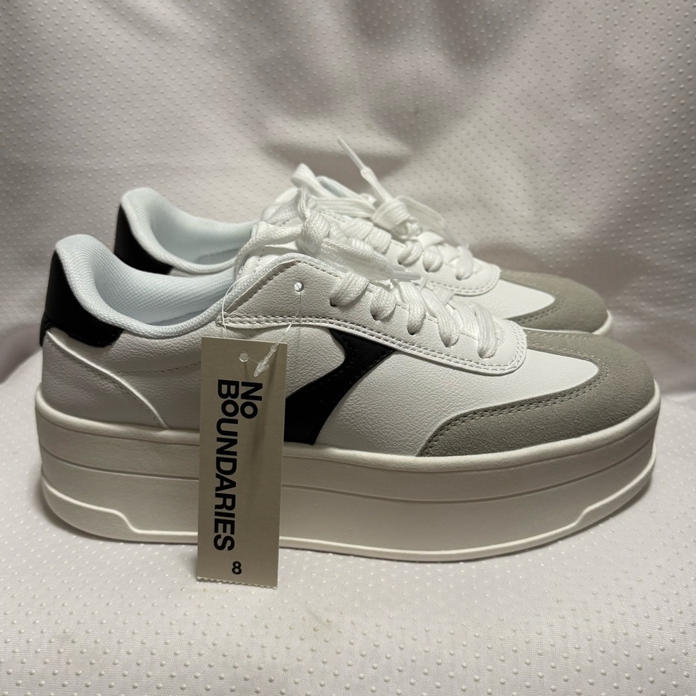 No Boundaries White Platform Sport Sneakers Women’s‎ Size 8 New